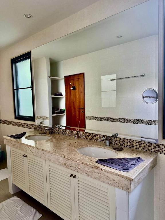 Stunning 2-Bedroom Pool Villa photo 3