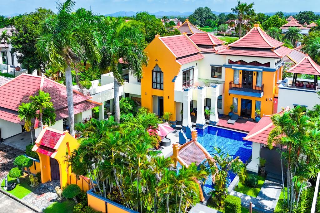 Luxury Retreat Villa with Grand Pool & Garden 奢華獨棟四卧室別墅 私人泳池花園 photo 3