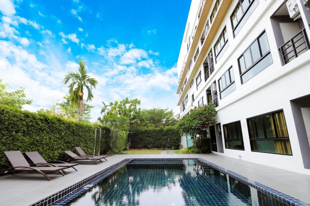 S4 Nai Yang Beach - Near Phuket Airport — photo 1