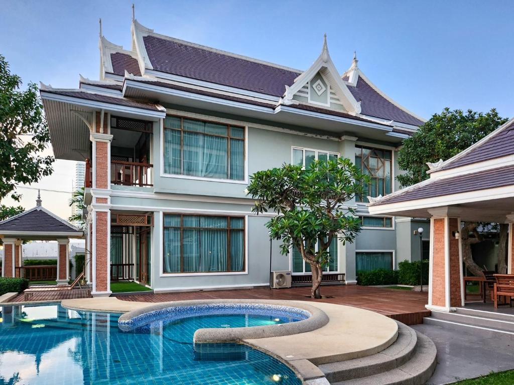 The Sand Beach Pattaya photo 3