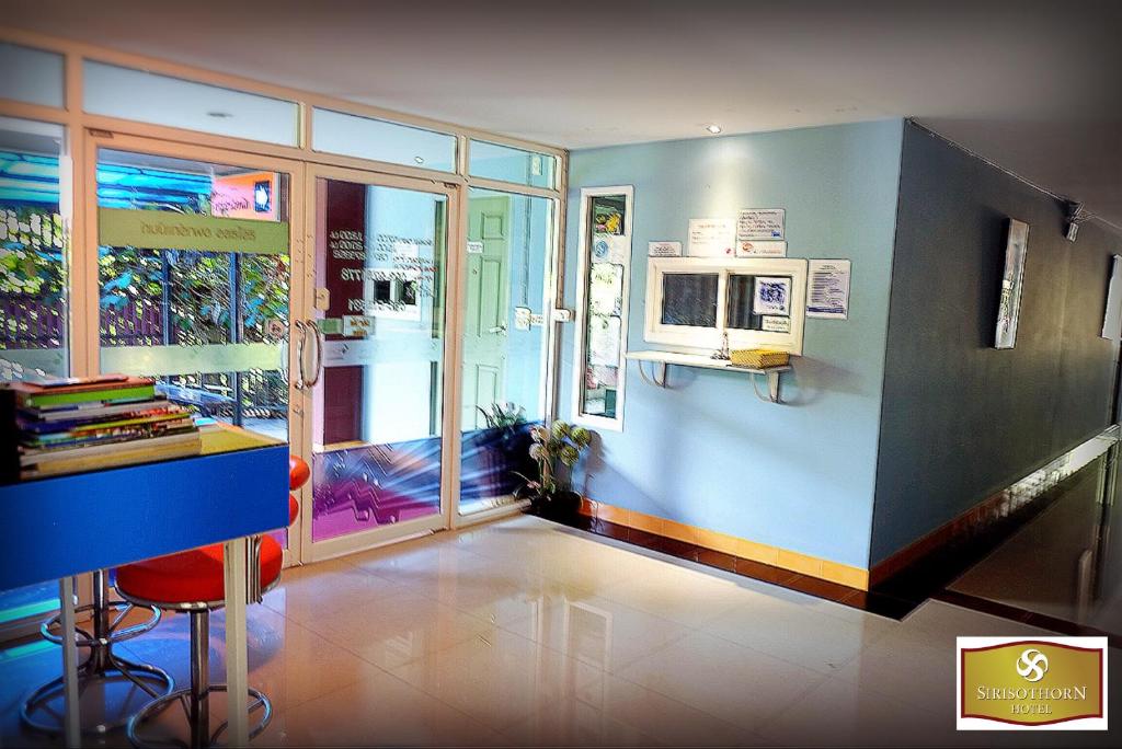 Siri Sothorn Apartment photo 3