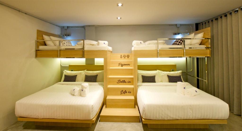 The Plug Hotel photo 2