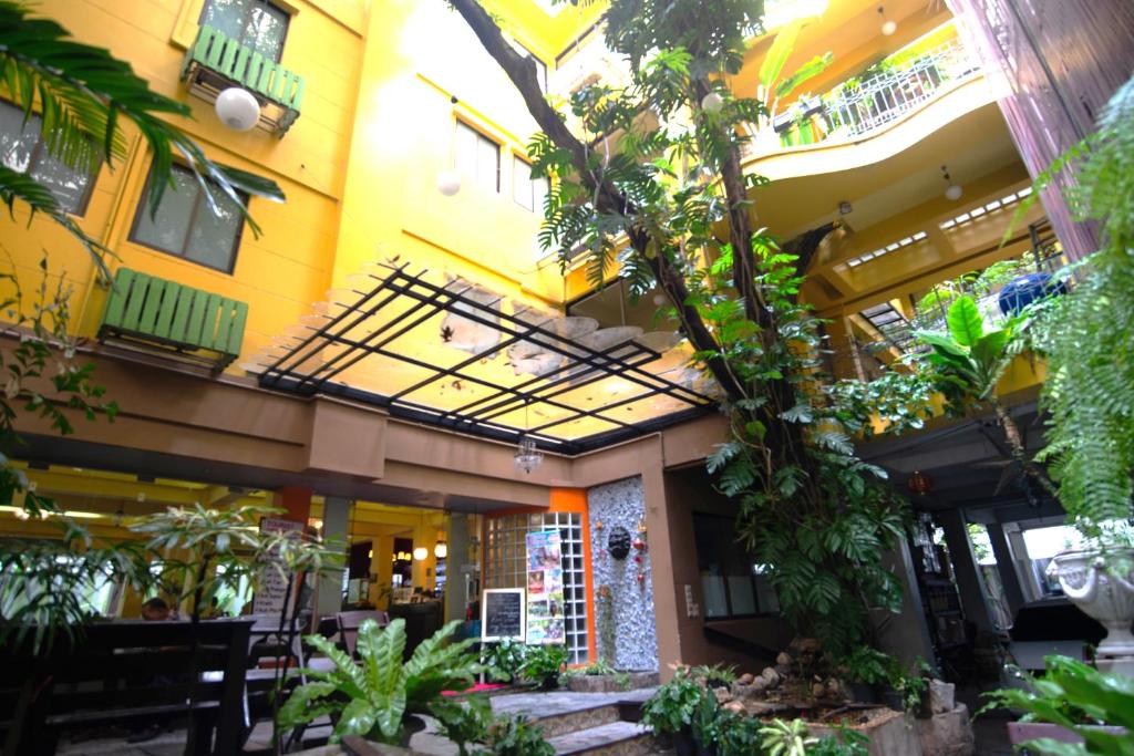 Sourire at Rattanakosin Island Hotel — photo 1