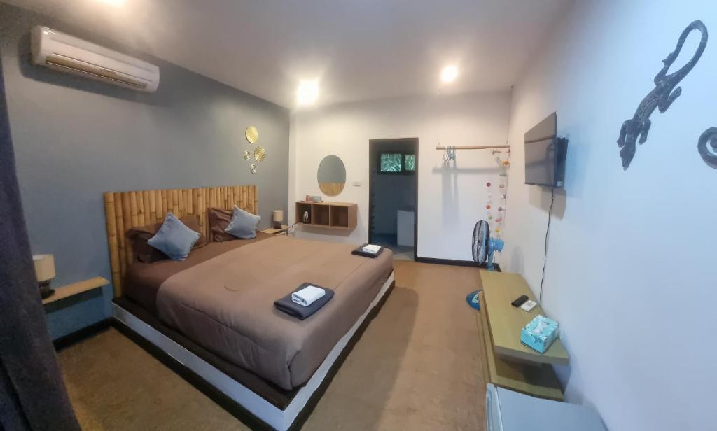 Pink House Guest House Lamai - Pool & Sea View photo 2