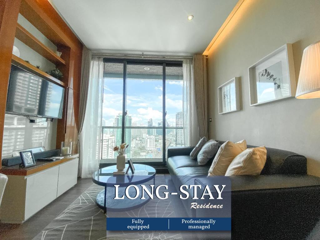 Grand Modern 2BR - Ultra Fast WiFi - Phrom Phong — photo 1