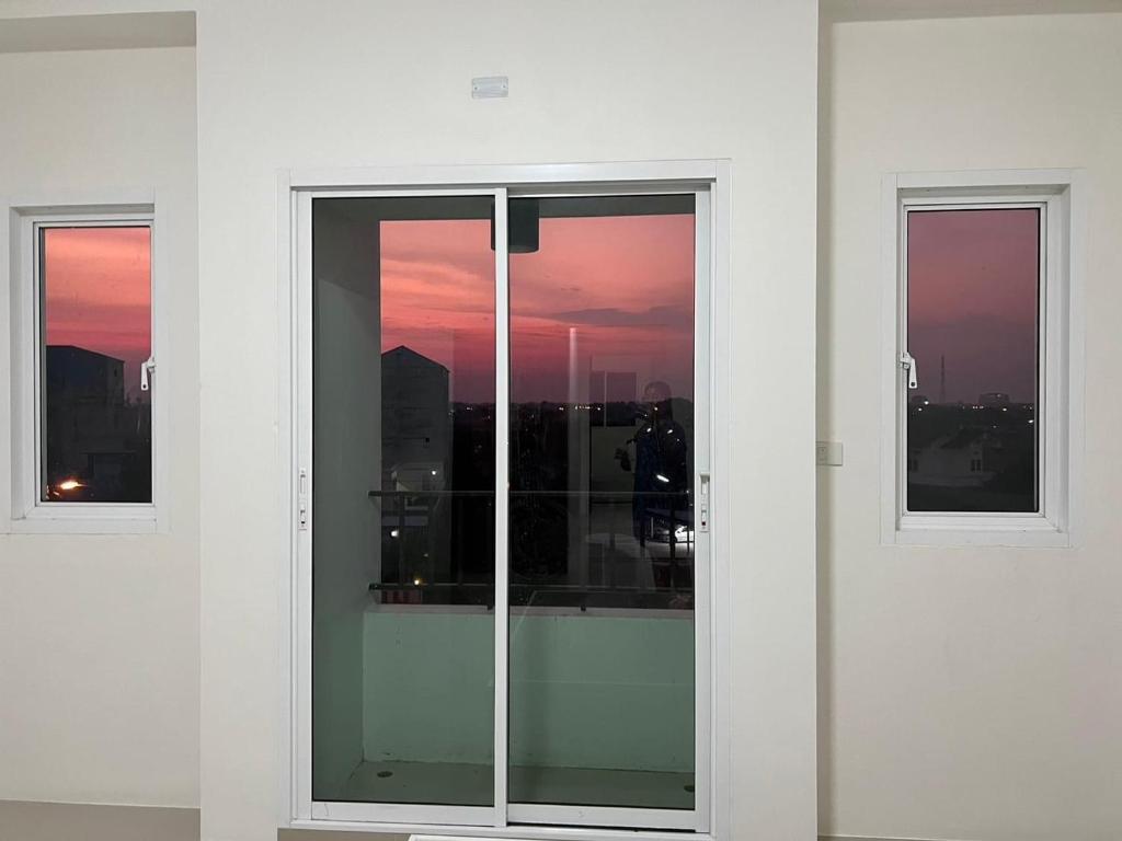Suksiri Banlaem photo 2