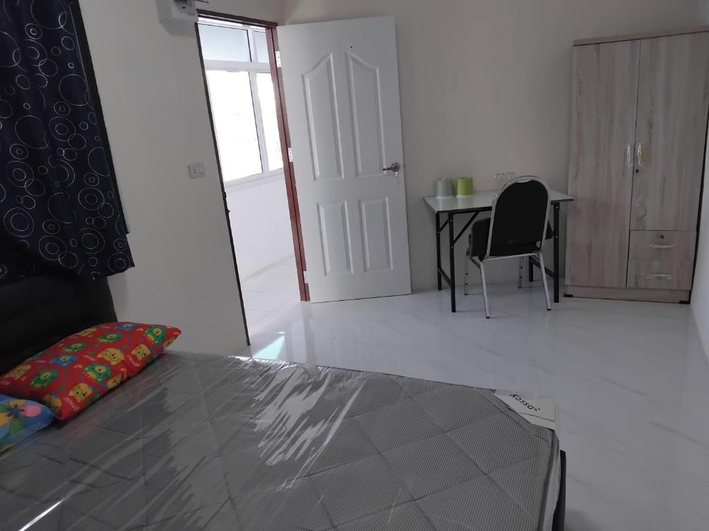 room 9 still available for MotoGP photo 3
