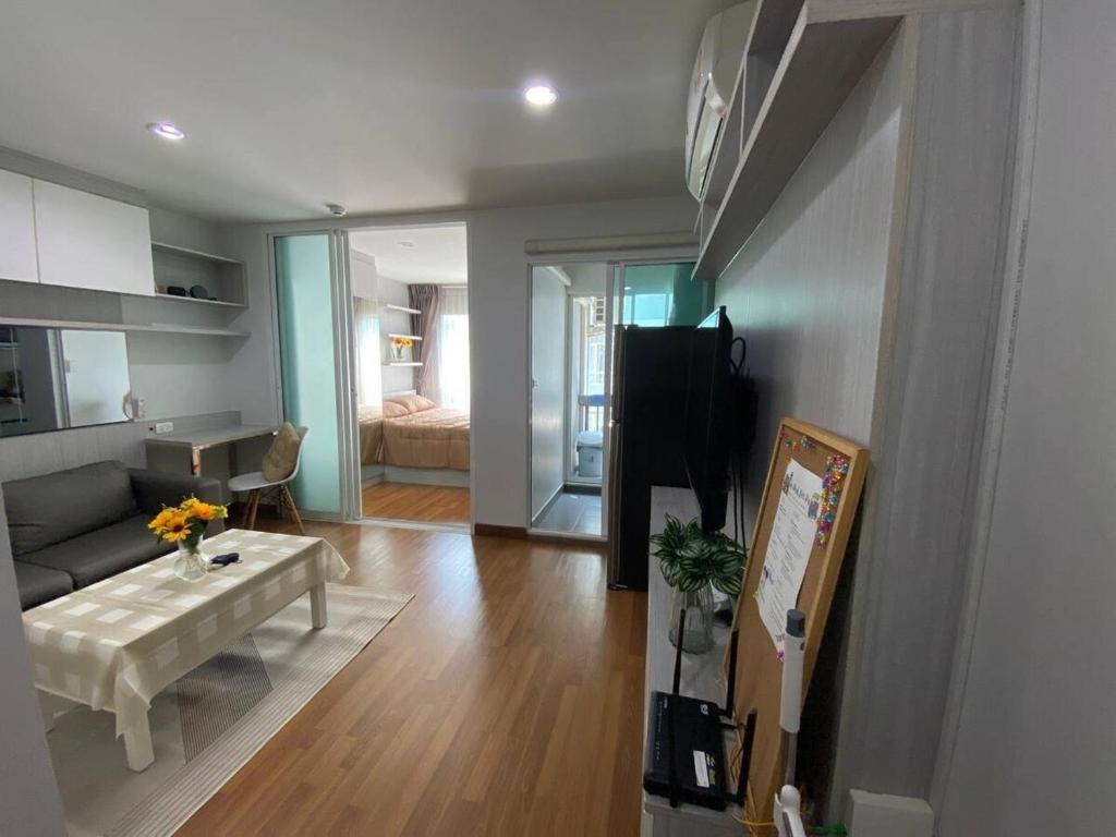 Stunning Condo - BTS On Nut - Pool — photo 1