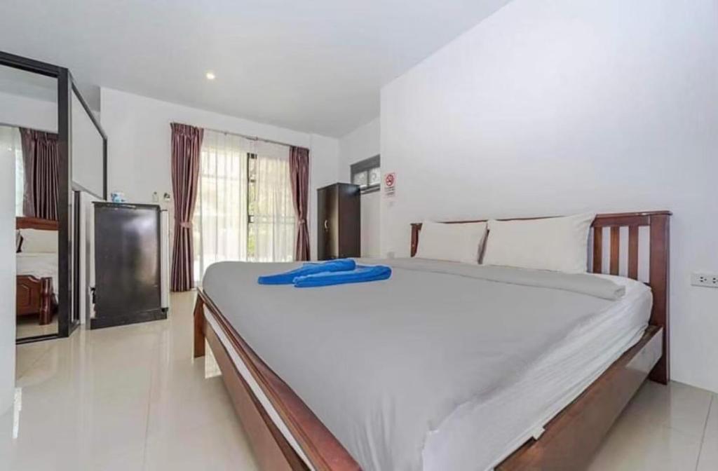 Share pool 1 room 2 bedroom — photo 1