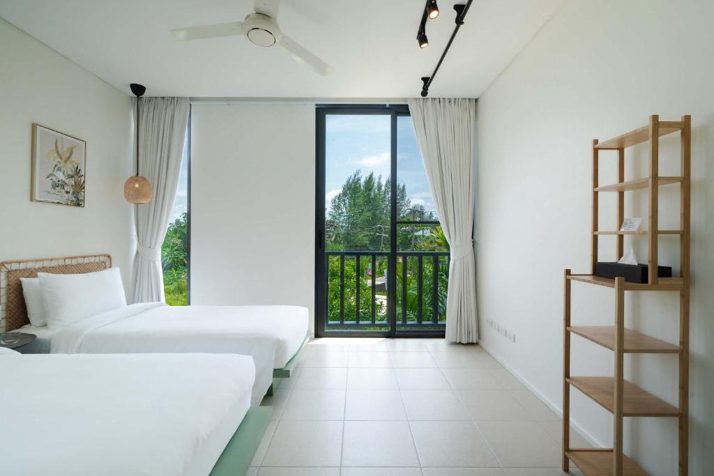 Stylish Penthouse at Bangtao Beach photo 2