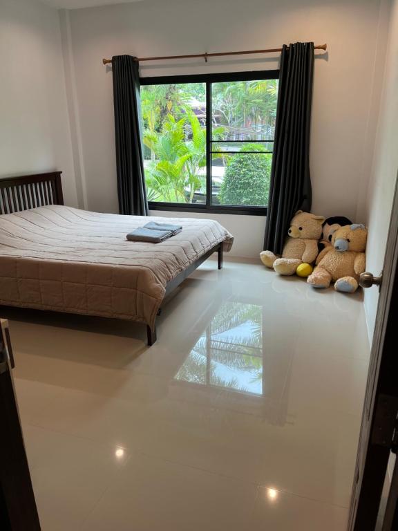 The White House Ao Nang photo 2