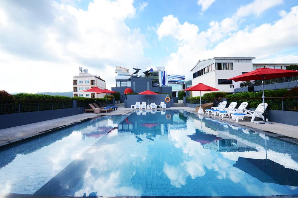 The Lantern Resorts Patong photo 3