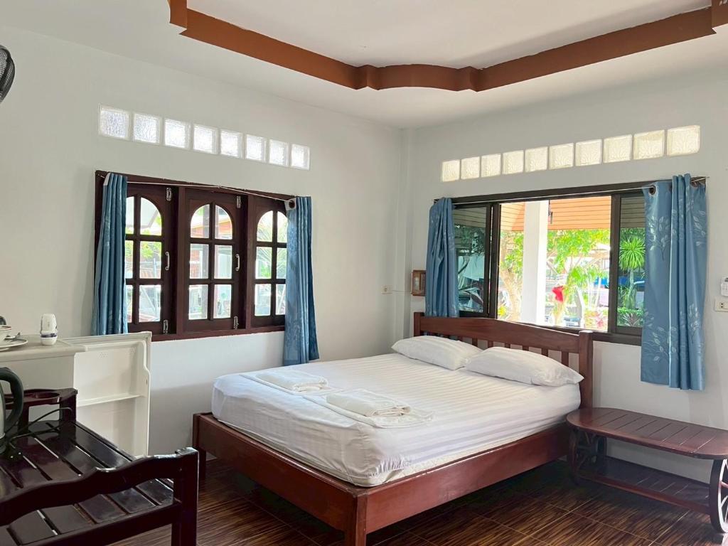 Silver Beach Bungalow photo 2