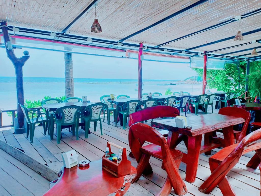 Silver Beach Bungalow photo 3