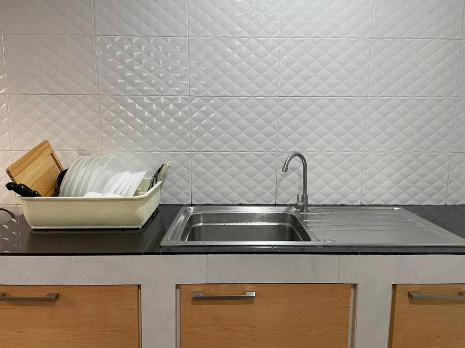 RB7: Private House Downtown 1min walk to metro photo 3