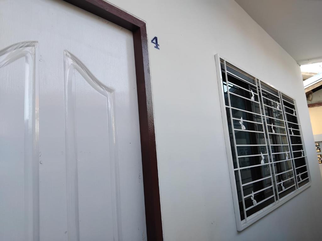 room 4 — photo 1