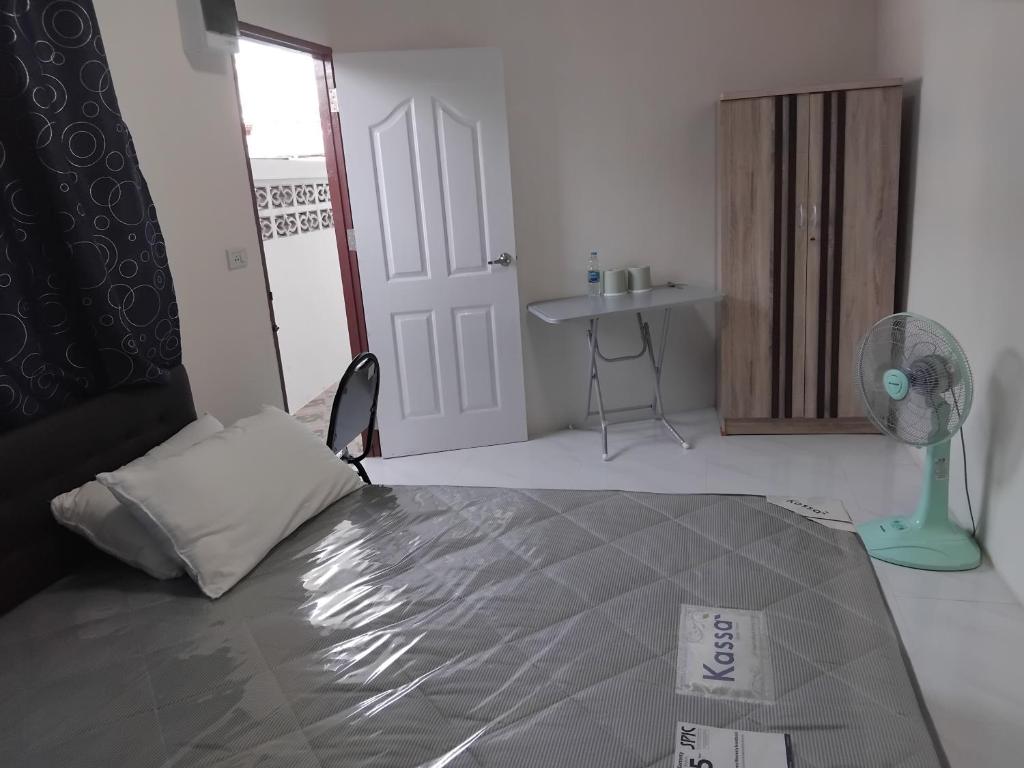room 4 photo 3
