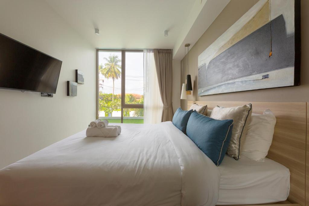 Oceanstone by Holy Cow photo 2