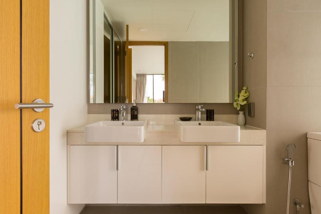 Oceanstone by Holy Cow photo 3