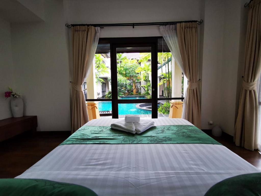 YiZen Boutique Phutara 5 Bedroom Villa photo 2