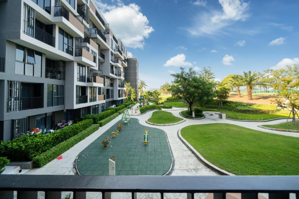 Laguna BangTao Beach Skypark Apartment — photo 1