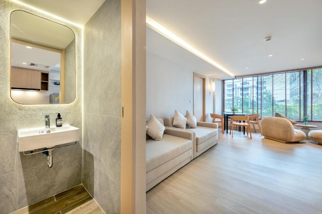 Salaya One Hotel & Service Apartment photo 3