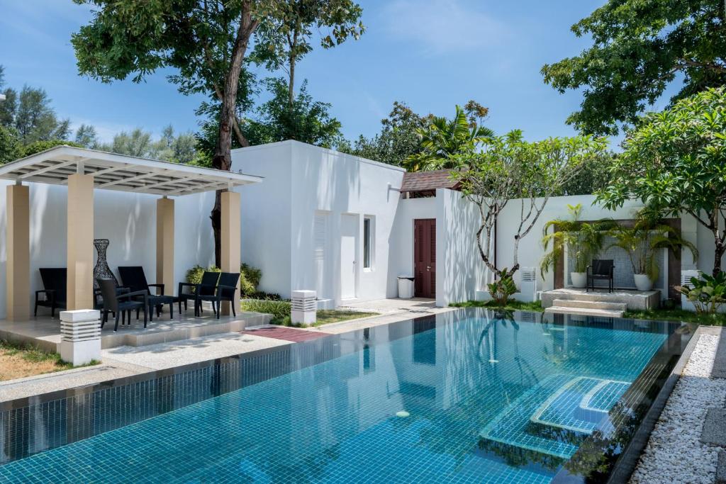 Sunshine Beach Villa Mai Khao photo 3