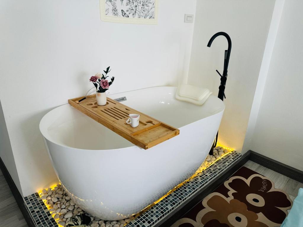The most prosperous seaside seaview apartment in Jomtien(Tub photo 3