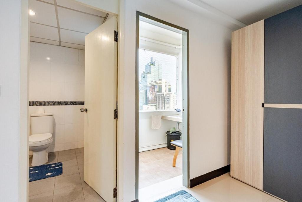 Surawong Condominium photo 3