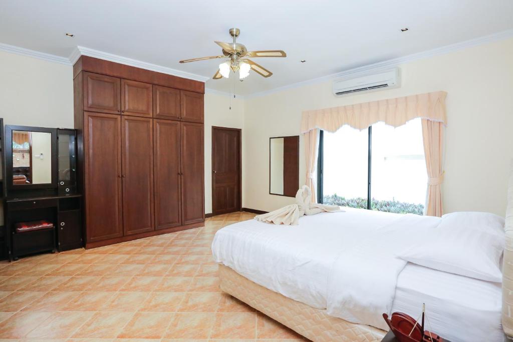 Royal Pool Villa Pattaya photo 2