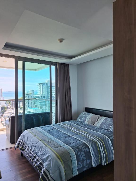 The Peak Towers sea view apartments photo 2