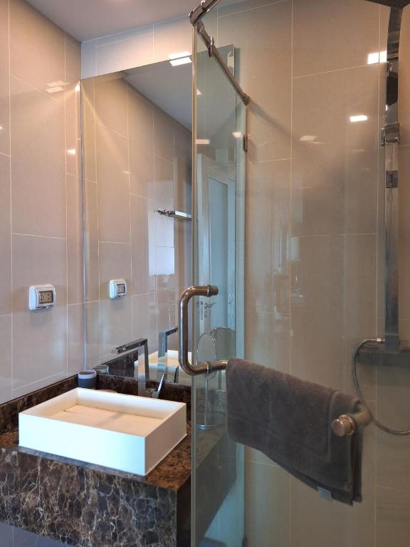 The Peak Towers sea view apartments photo 3
