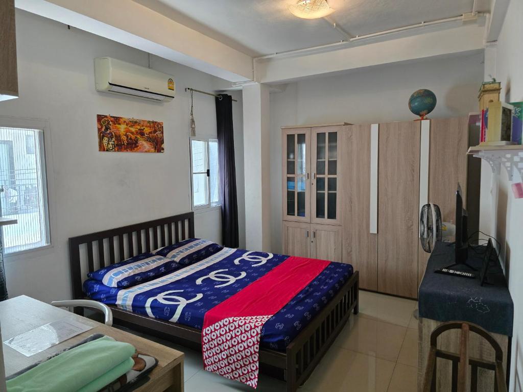 Jatujak Bangkok guesthouse R3 — photo 1
