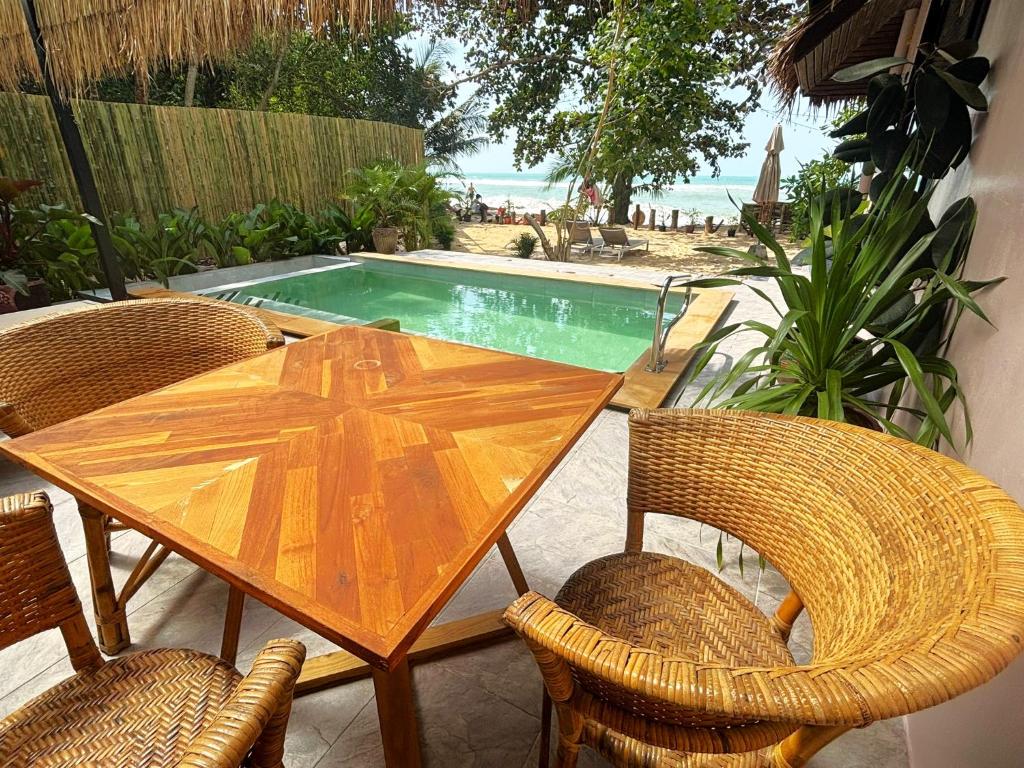 Secret Beach Bungalows photo 2