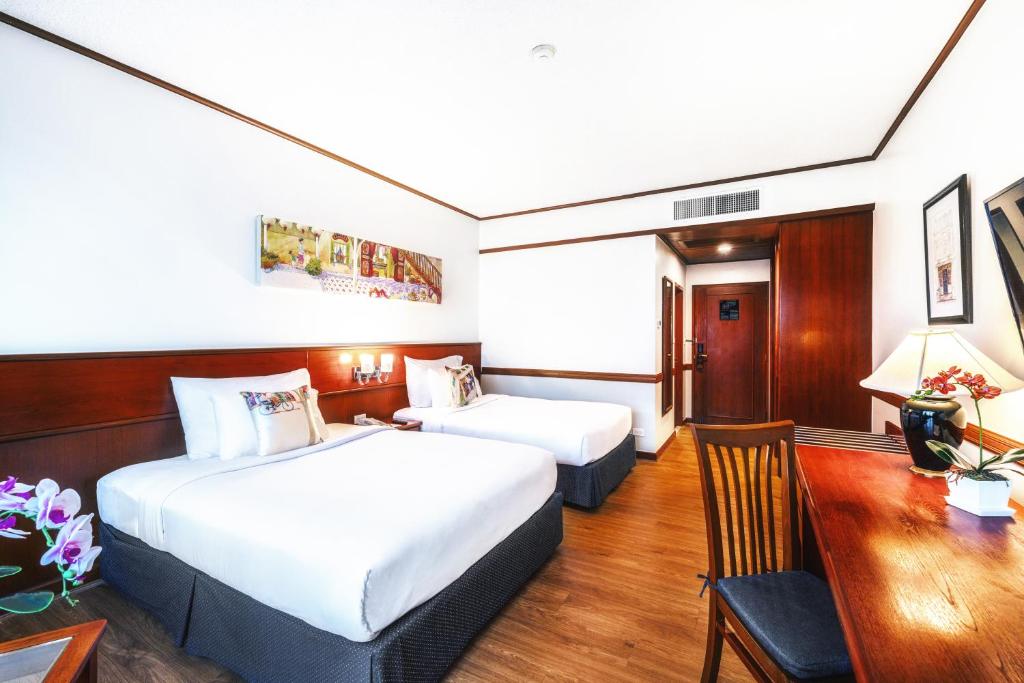 Royal Phuket City Hotel — photo 1
