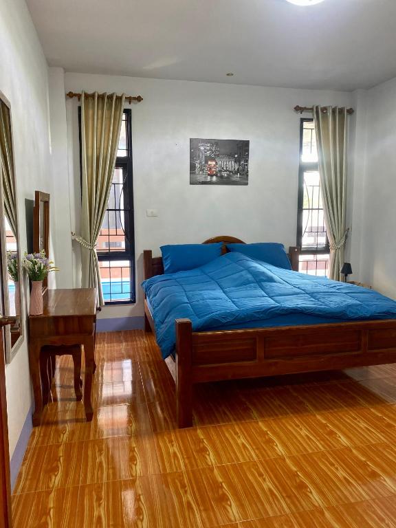 Solar cell rental house photo 2