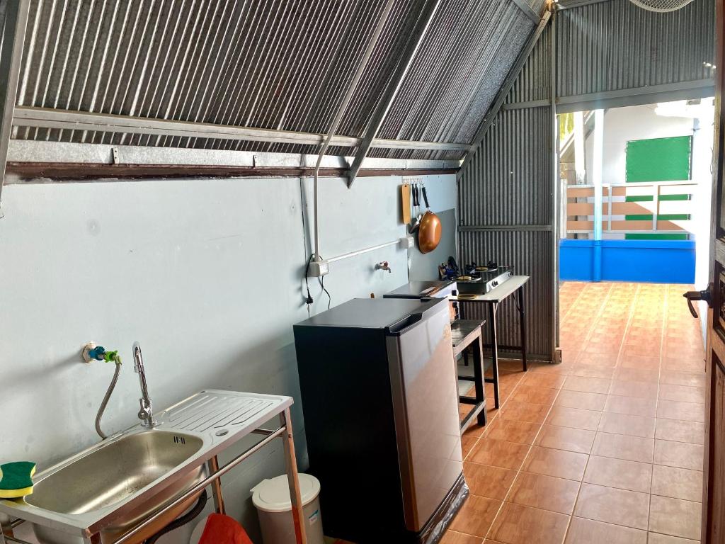 Solar cell rental house photo 3