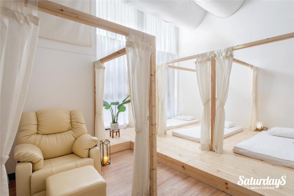 Saturdays Residence by Brown Starling photo 2