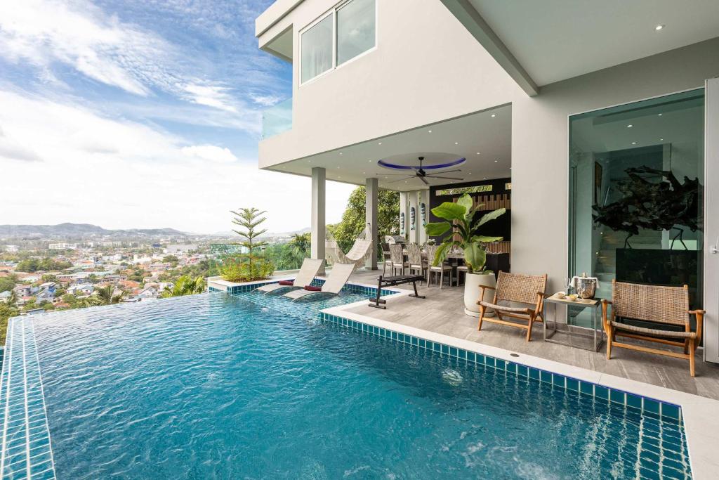 Seaview three bedroom villa in Bangtao area photo 3