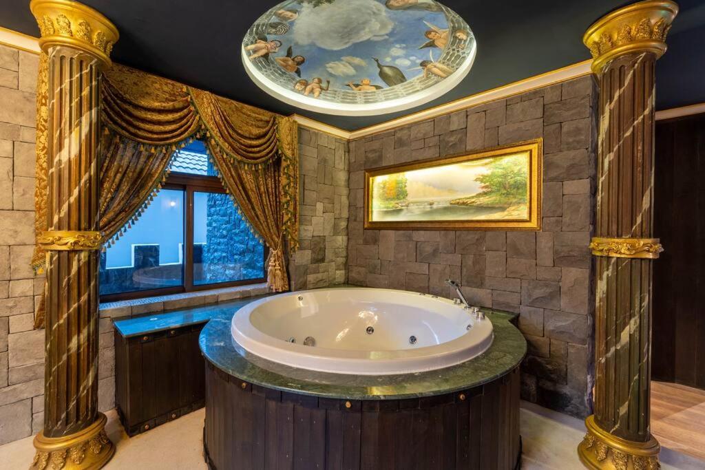 The Castle Pratumnak Hill Pattaya 6 Bedroom photo 3