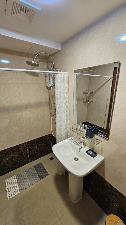 Sunset view studio at 777 Beach Condo photo 3