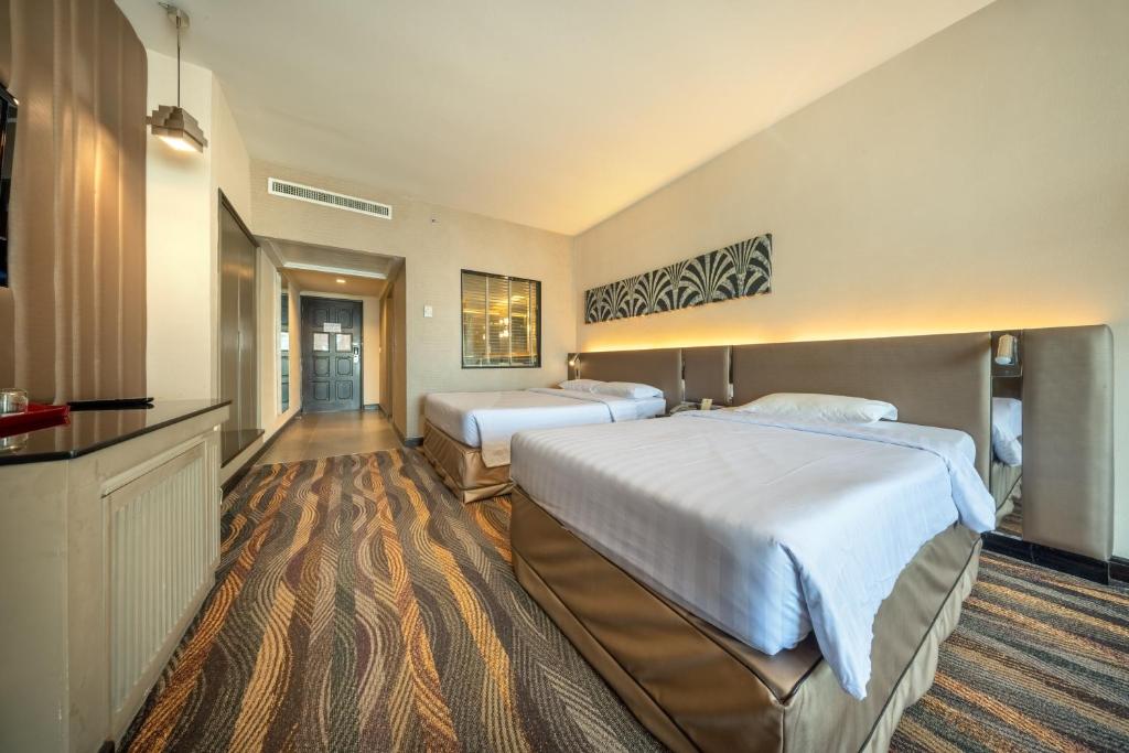 Royal Benja Hotel - Big Rooms photo 3