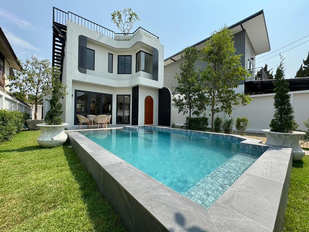 Sunset Rooftop Villa photo 3