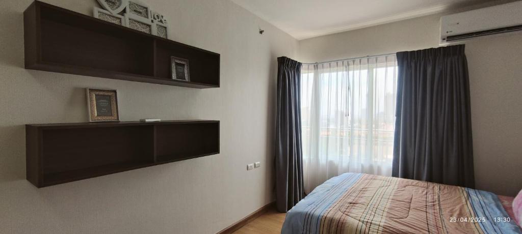 Supalai Mare 1-Bedroom Condo with Balcony & Sea View photo 2