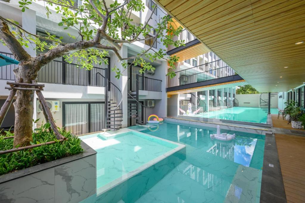 Tour De Phuket Hotel - SHA Plus — photo 1