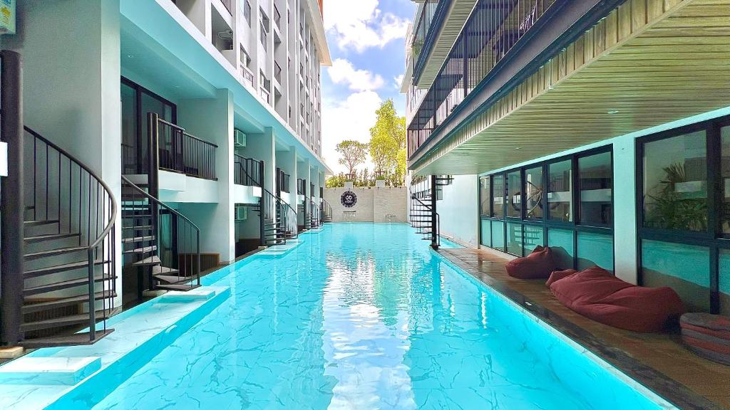 Tour De Phuket Hotel - SHA Plus photo 2