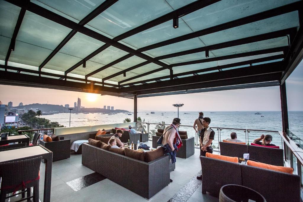Serenotel Pattaya photo 3