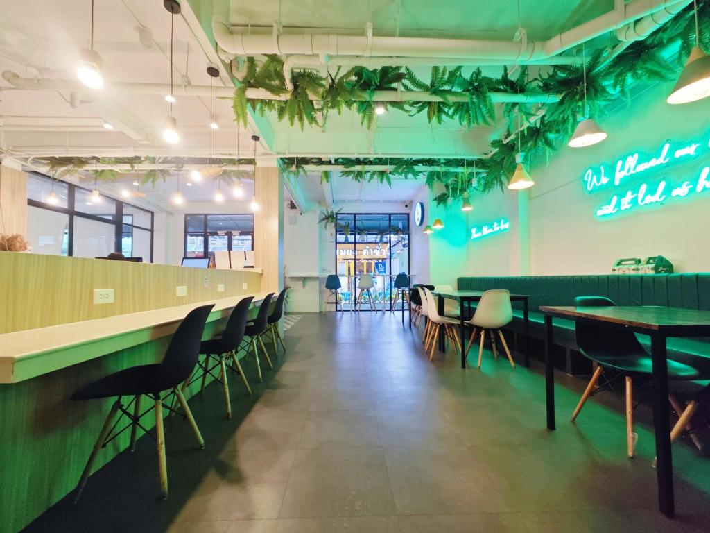 Ostay Asoke Bangkok photo 3