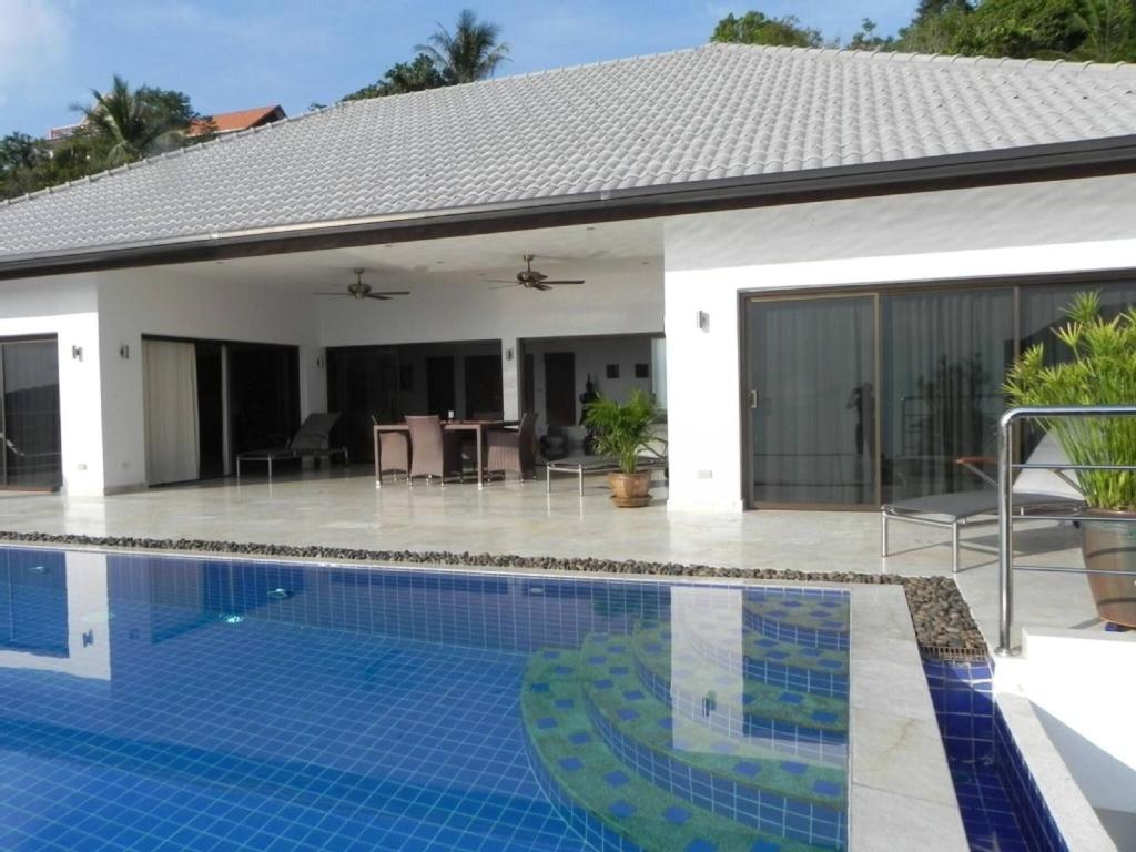 Secluded Villa with Private Pool and Breathtaking Sea Views photo 2