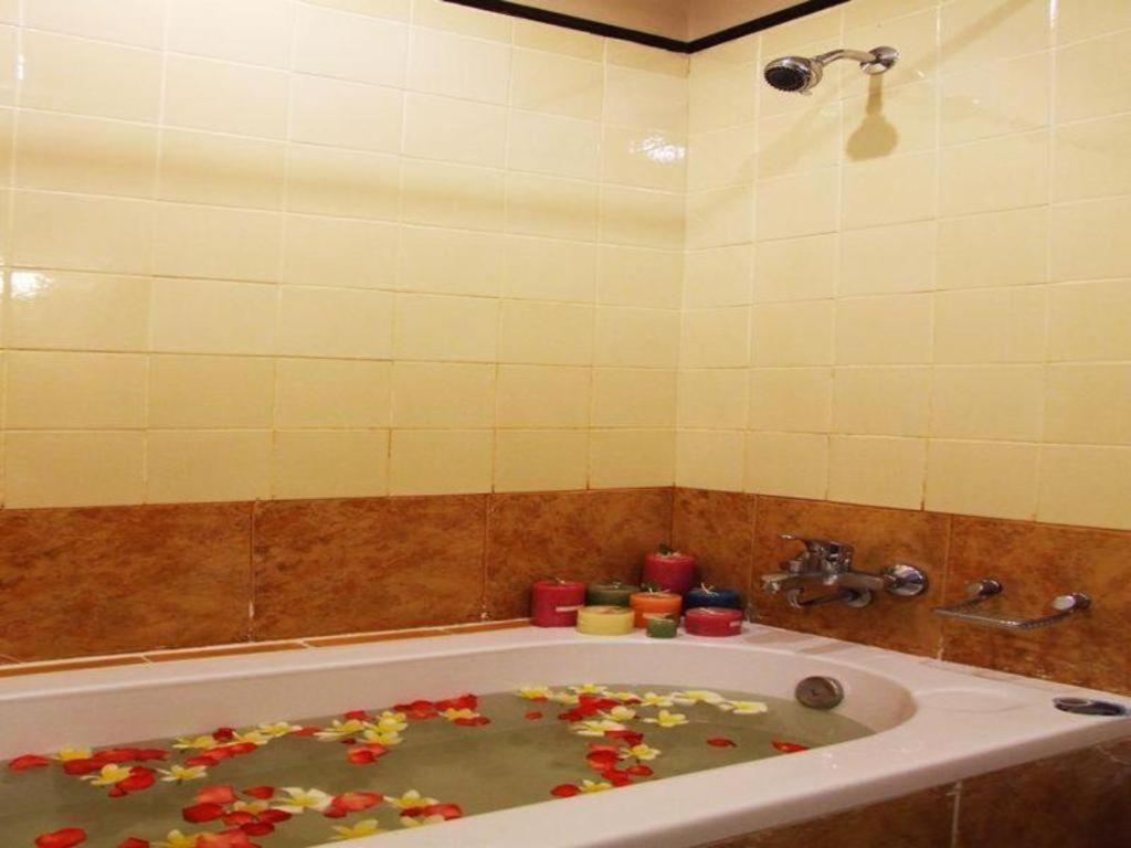 Sarita Chalet Beachfront Hotel photo 3